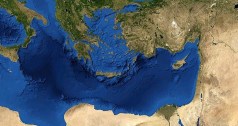 1280px-Mediterranian_Sea_16.61811E_38.99124N (2)